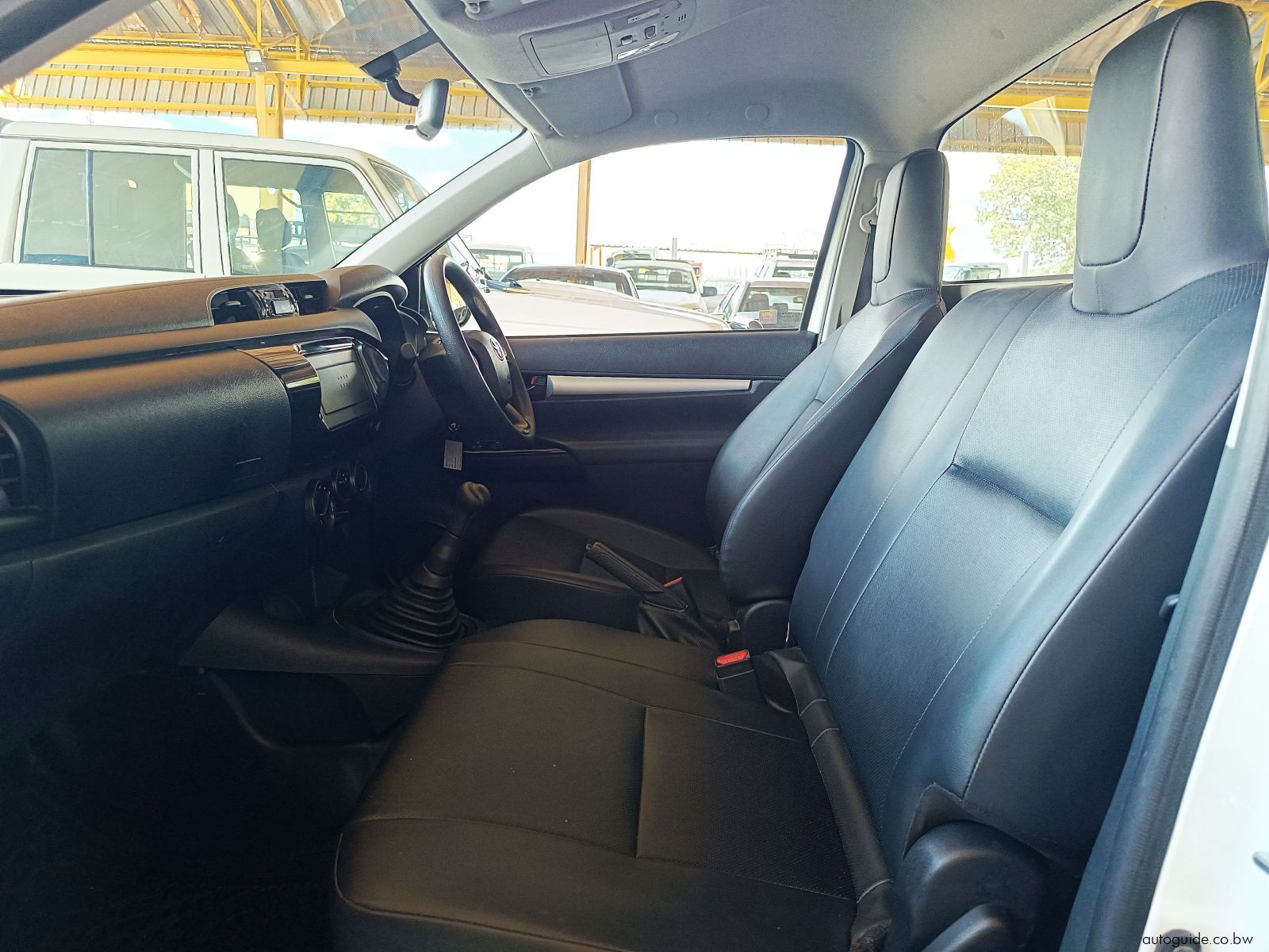 2025 Toyota Hilux 2.4L photo