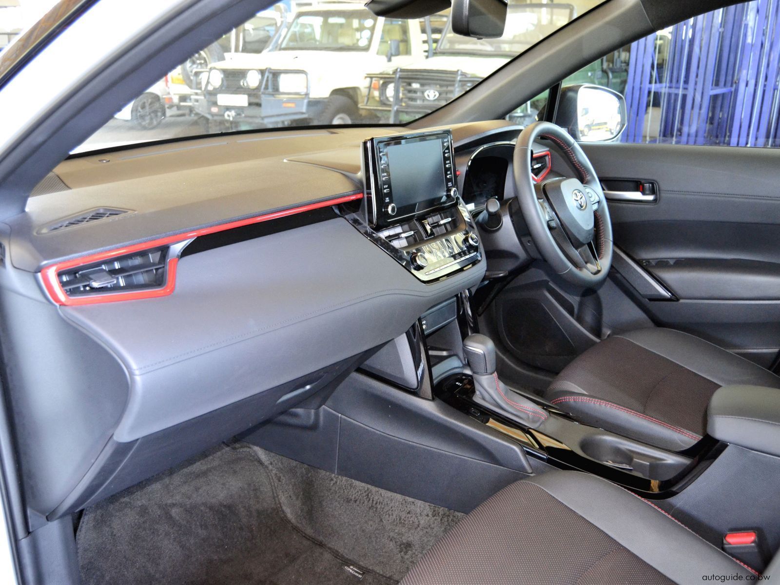 2024 Toyota Corolla Cross GR photo