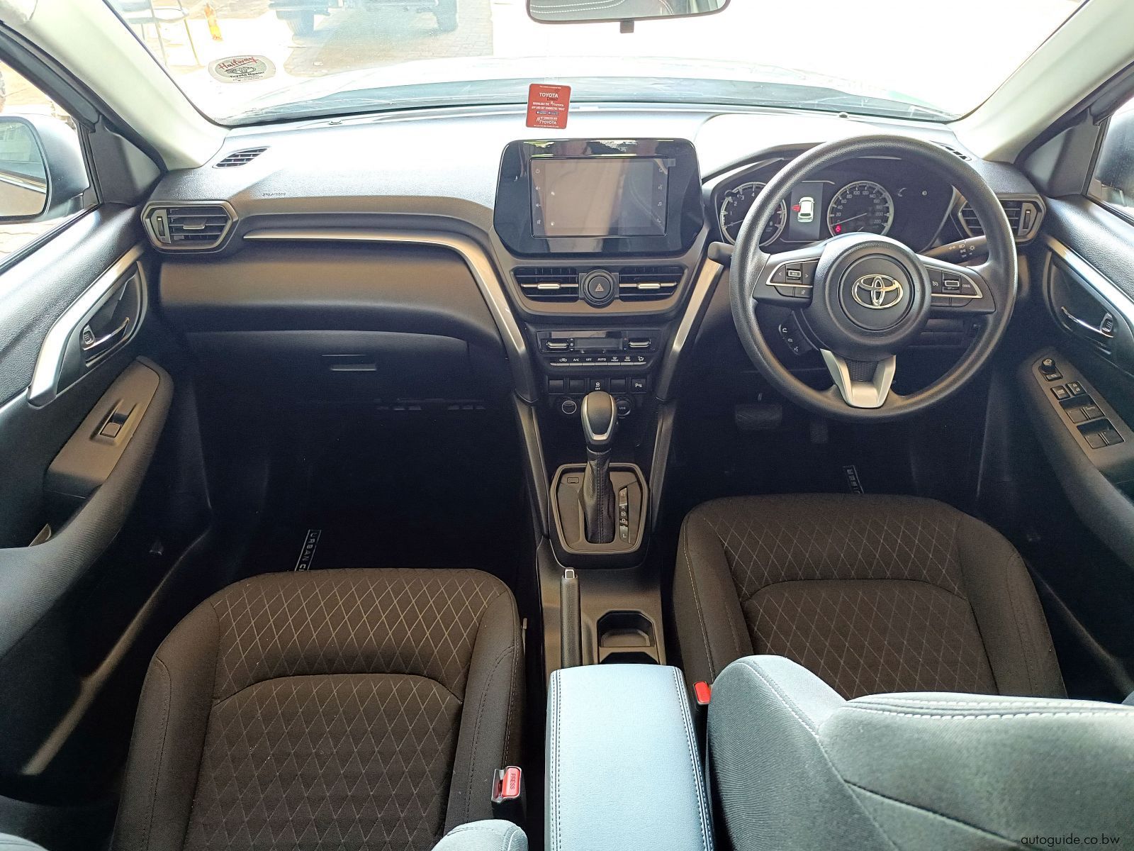 2025 Toyota Urban Cruiser photo