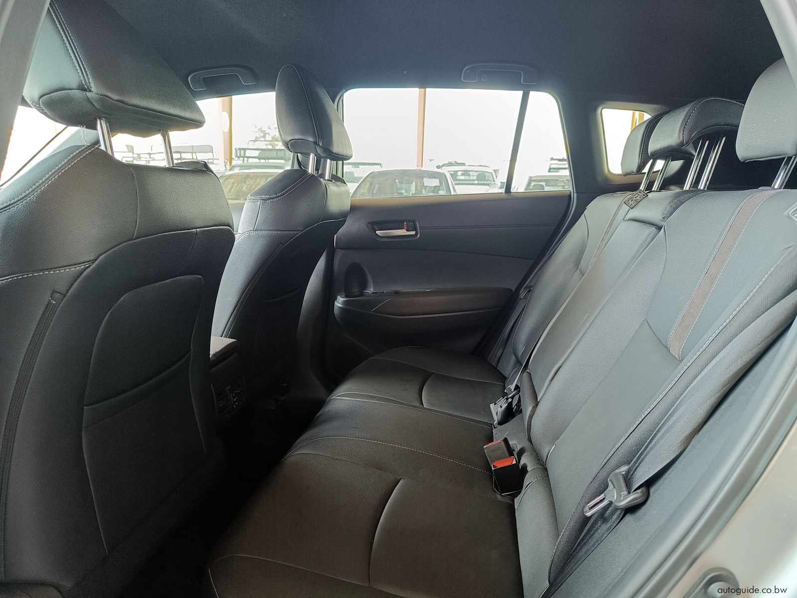 2025 Toyota Corolla Cross XS photo