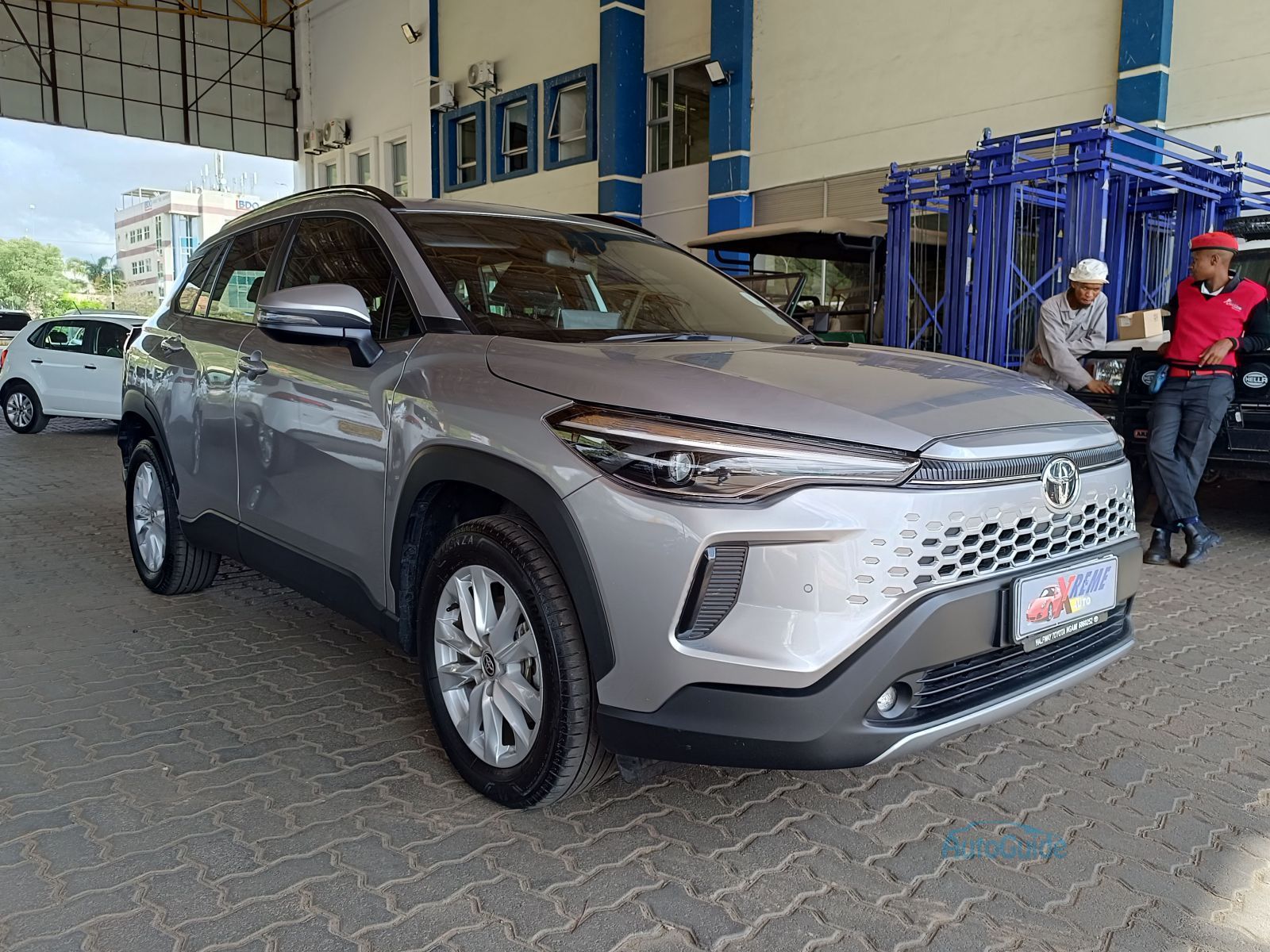 2025 Toyota Corolla Cross XS photo