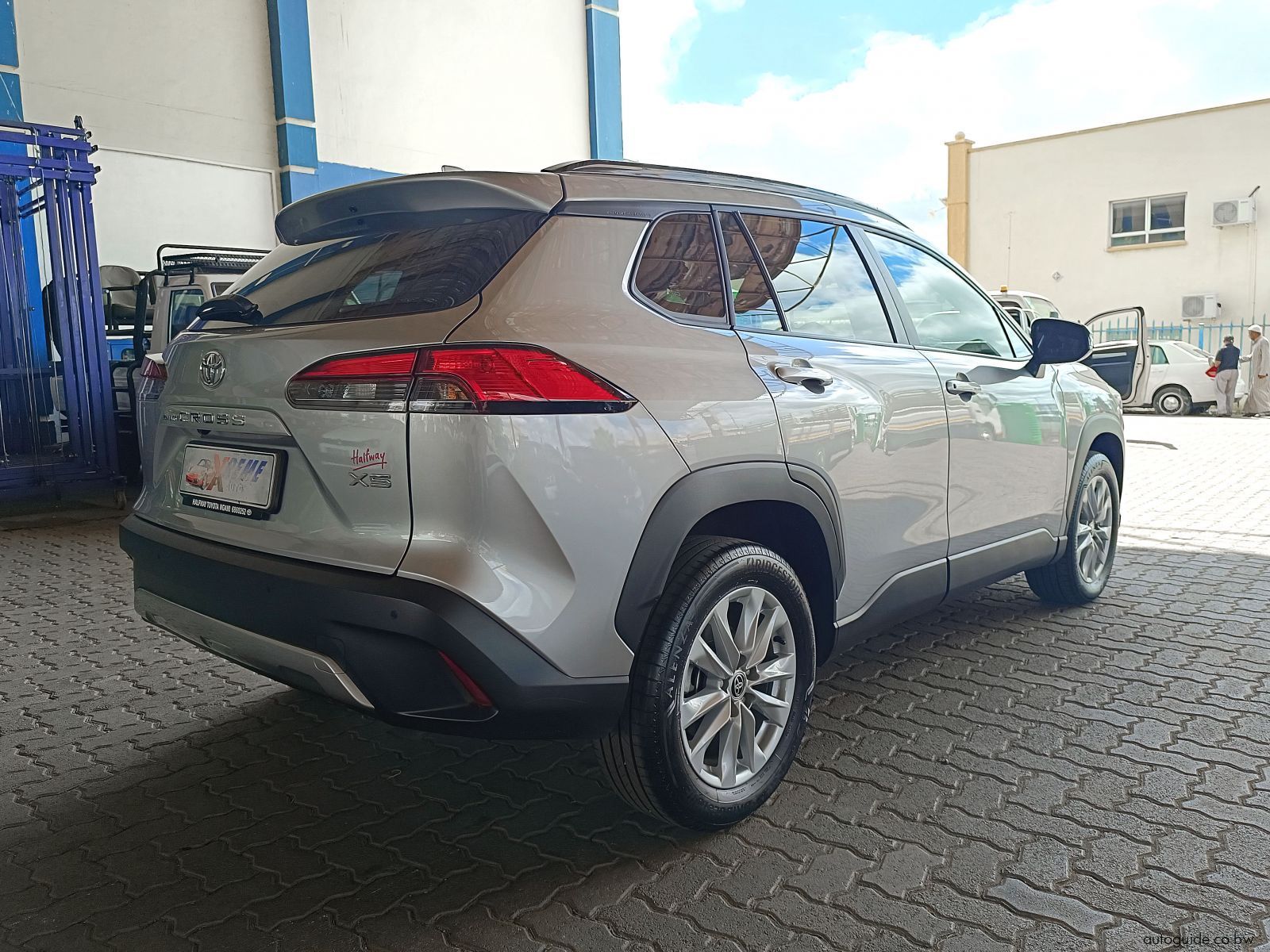 2025 Toyota Corolla Cross XS photo