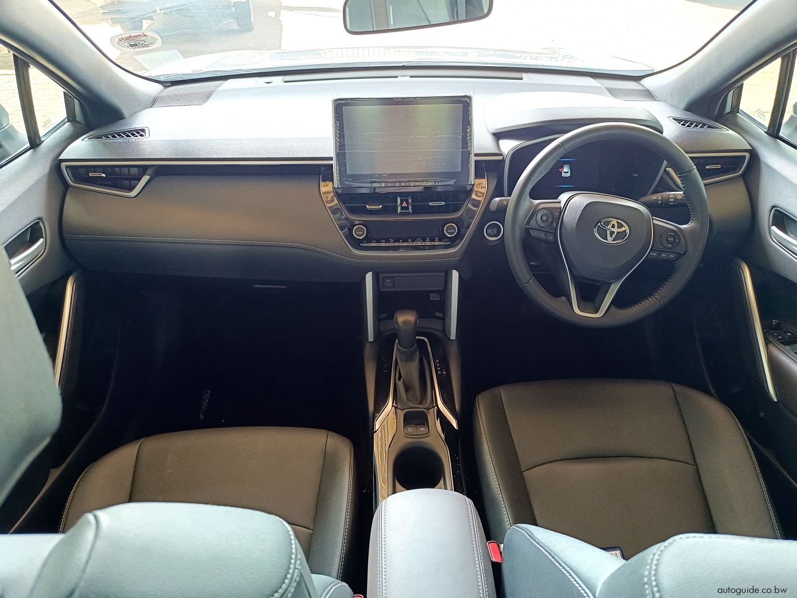 2025 Toyota Corolla Cross XS photo