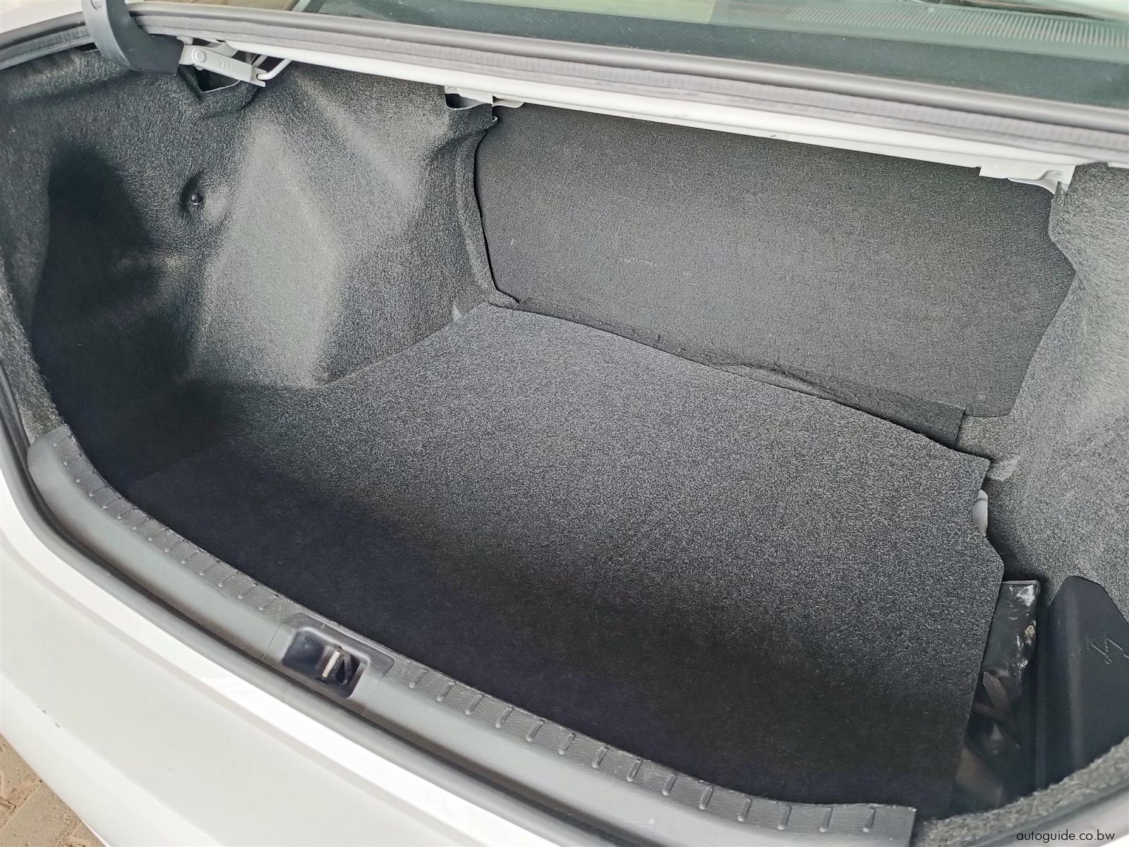 2023 Toyota Corolla Quest 1.8L photo