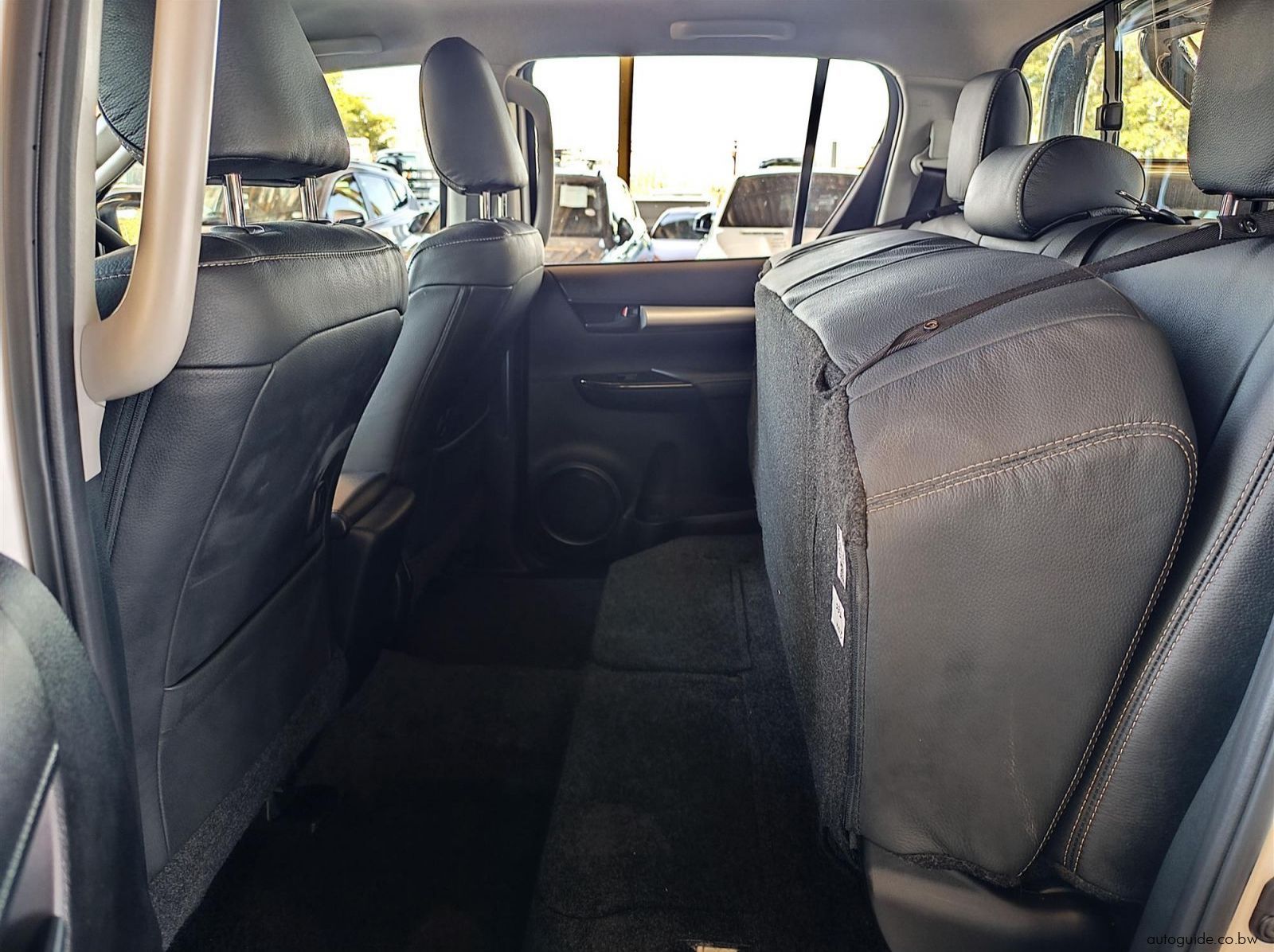 2025 Toyota Hilux Rider 2.4L GD-6 4x4 A/T pictures