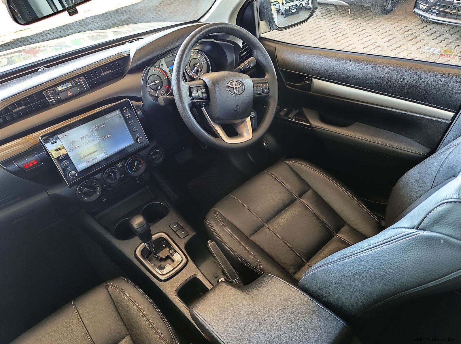 2025 Toyota Hilux Rider 2.4L GD-6 4x4 A/T pictures