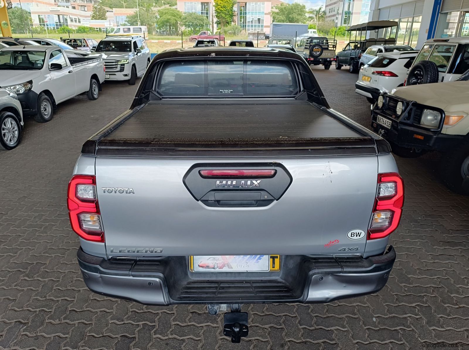 2022 Toyota Hilux 2.8 Legend 4x4 pictures