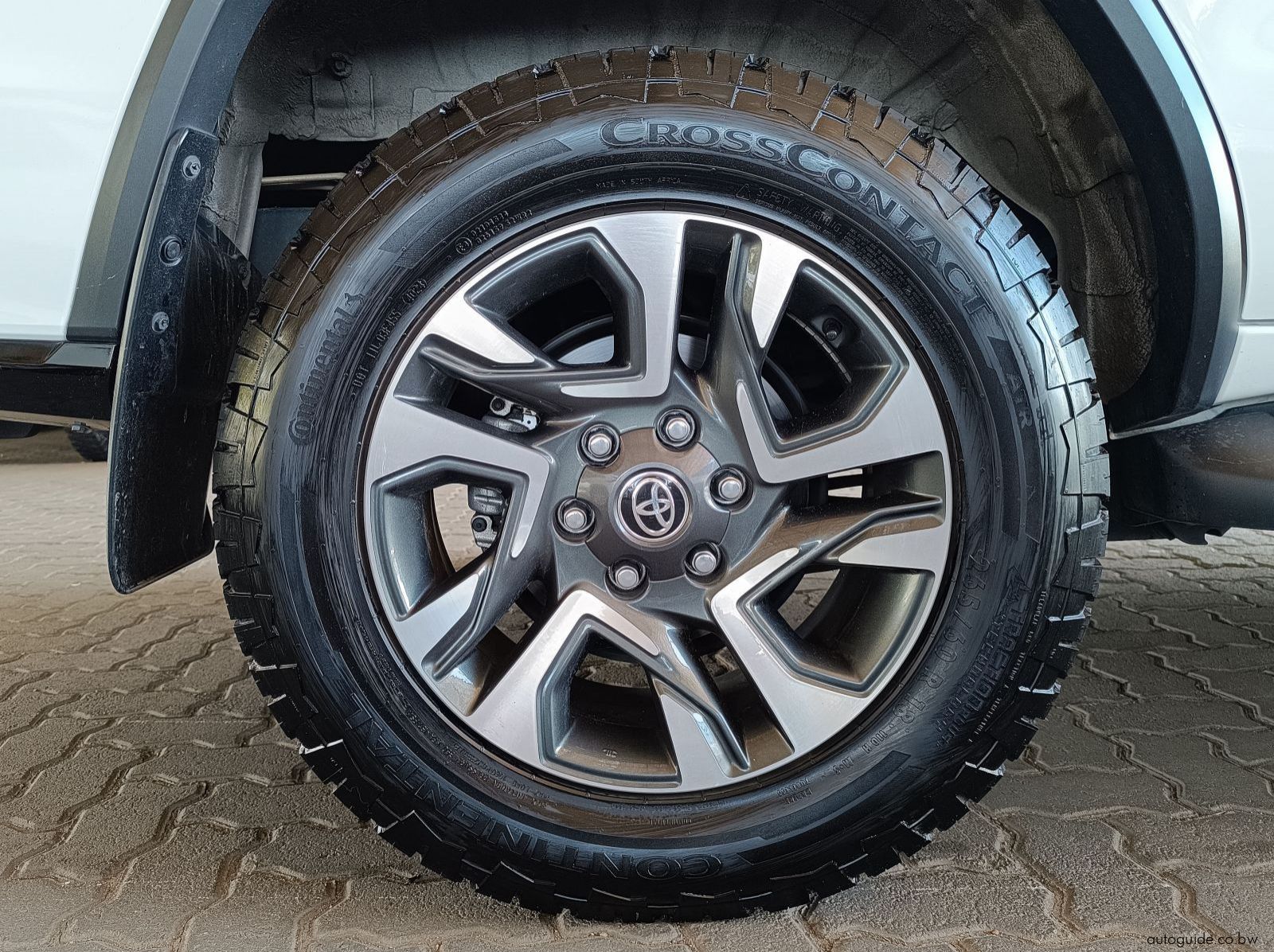 2025 Toyota Fortuner  pictures