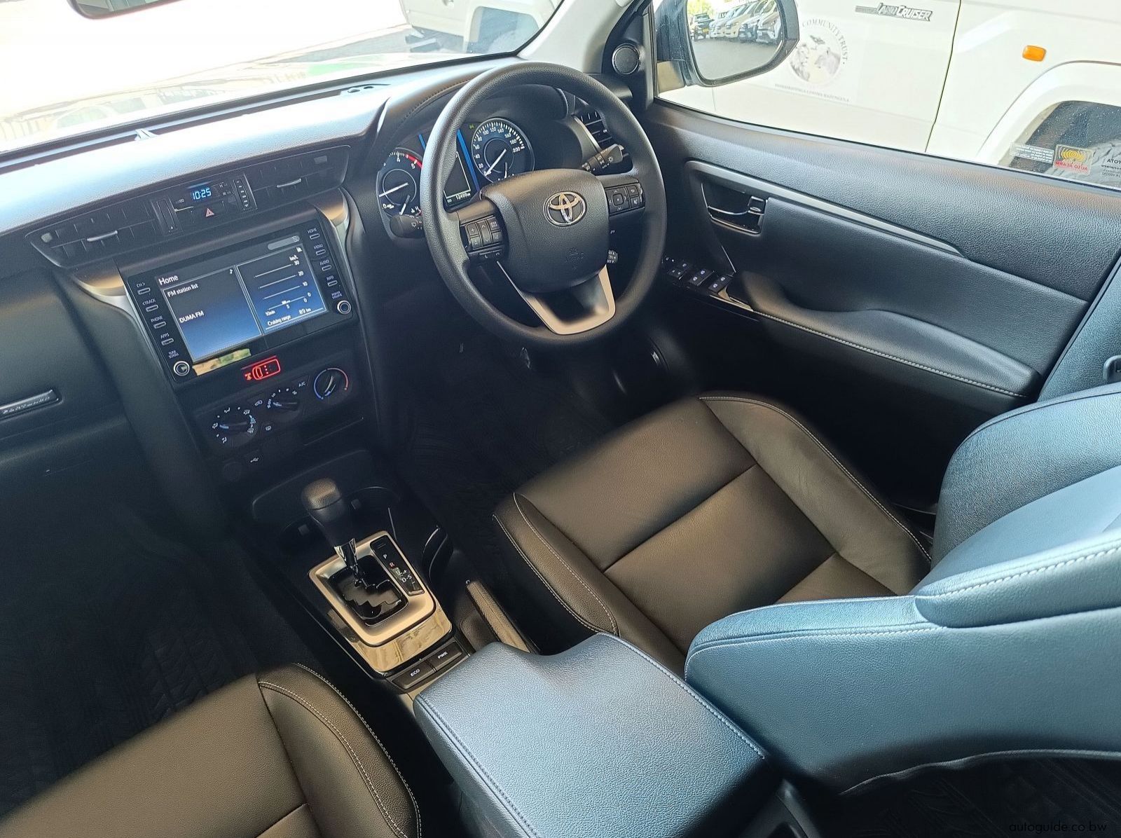 2025 Toyota Fortuner  pictures