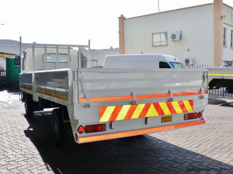 2018 Hino 300 pictures