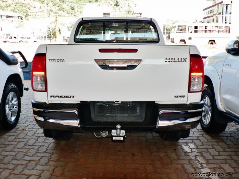 2016 Toyota Hilux GD6 pictures