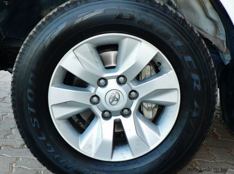 2016 Toyota Hilux GD6 pictures