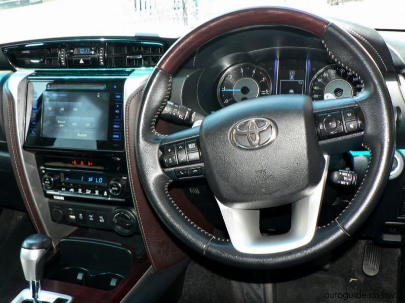 2017 Toyota Fortuner GD6 pictures