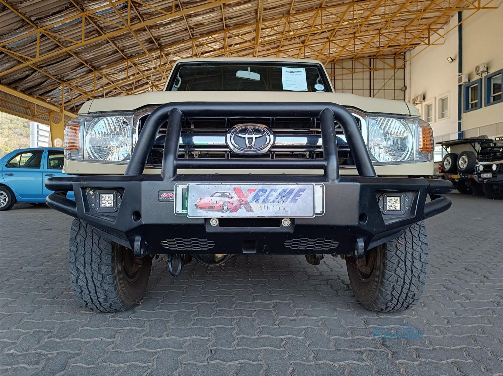 2023 Toyota Land Cruiser 4.2D pictures