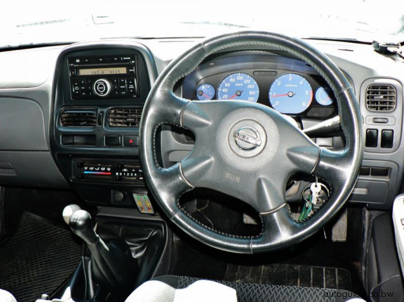 2018 Nissan Hardbody pictures