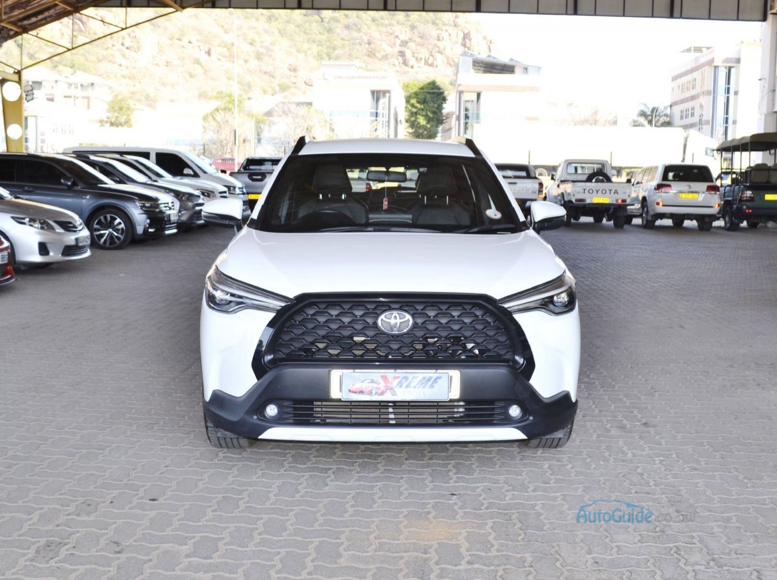 2023 Toyota Corolla Cross XS pictures