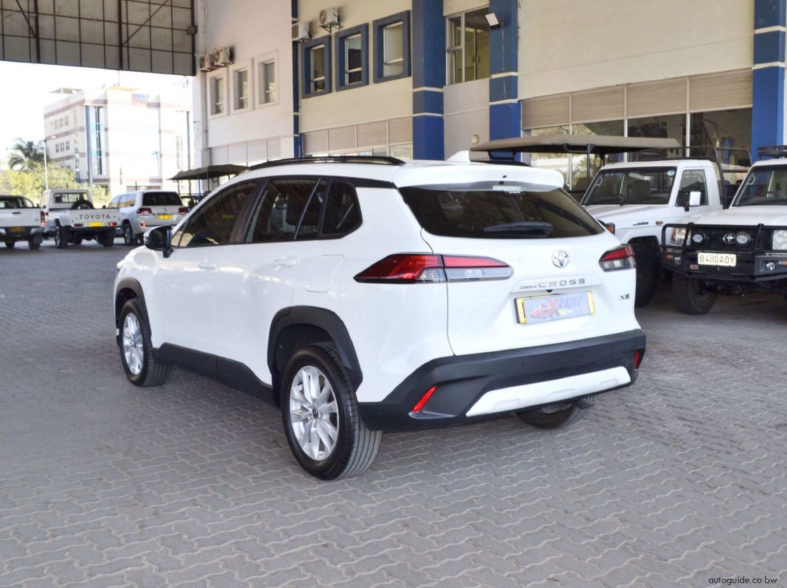 2023 Toyota Corolla Cross XS pictures