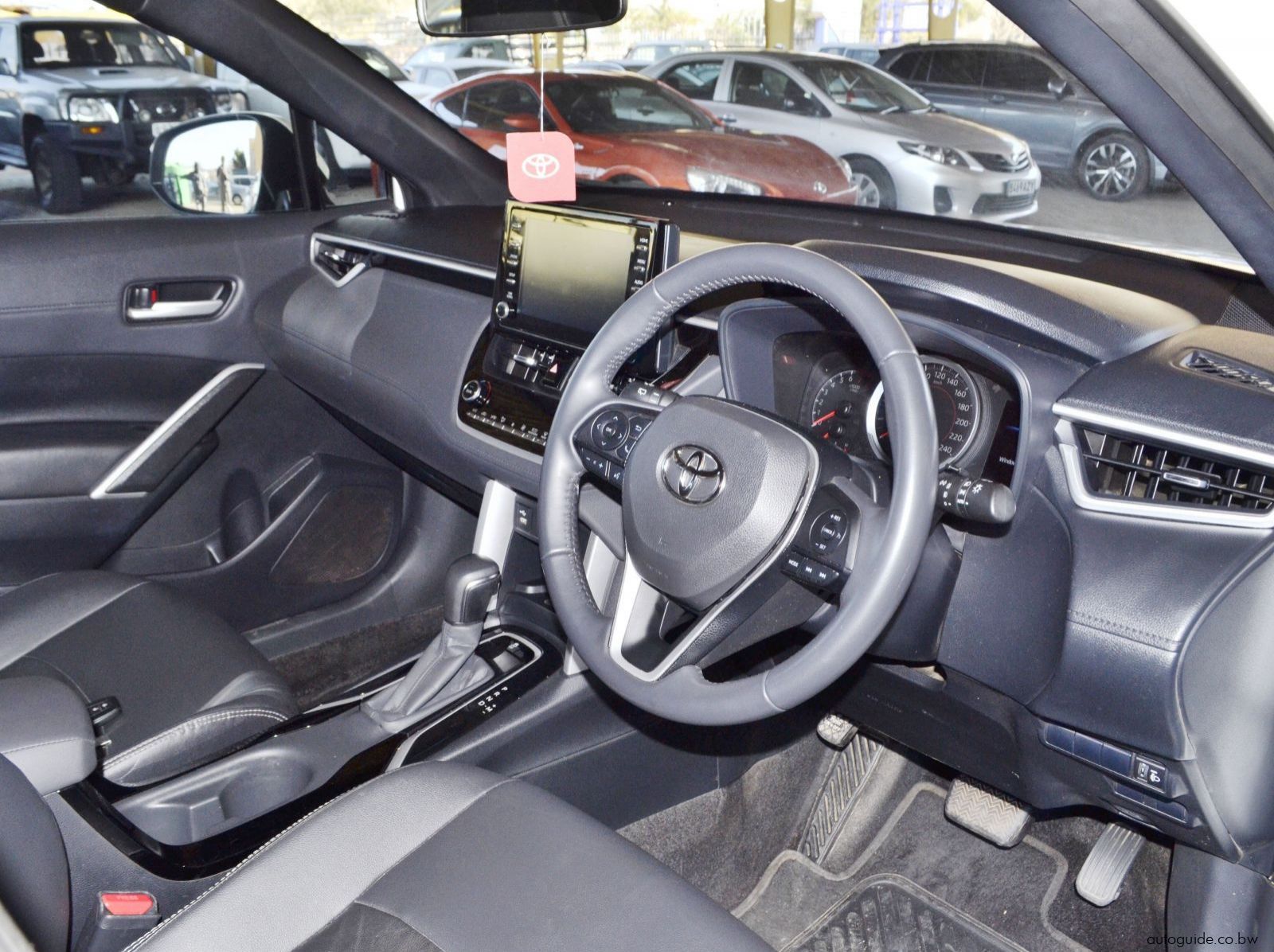 2023 Toyota Corolla Cross XS pictures