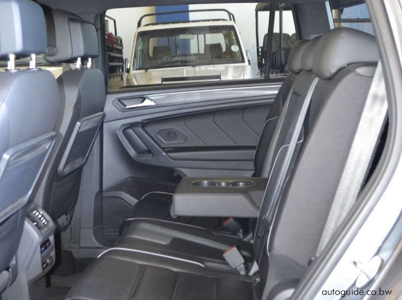 2019 Volkswagen Tiguan R AllSpace 4Motion pictures