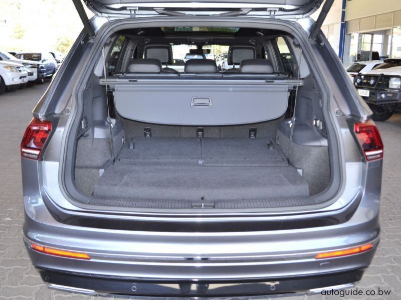 2019 Volkswagen Tiguan R AllSpace 4Motion pictures