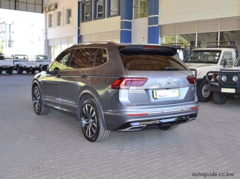 2019 Volkswagen Tiguan R AllSpace 4Motion pictures