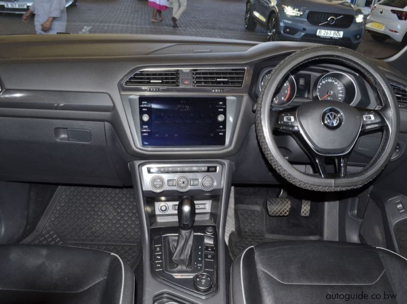 2019 Volkswagen Tiguan R AllSpace 4Motion pictures