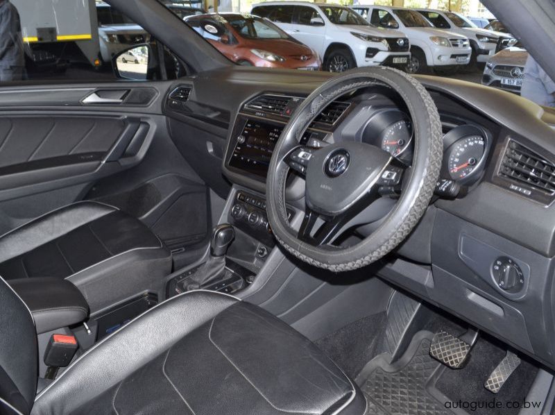 2019 Volkswagen Tiguan R AllSpace 4Motion pictures