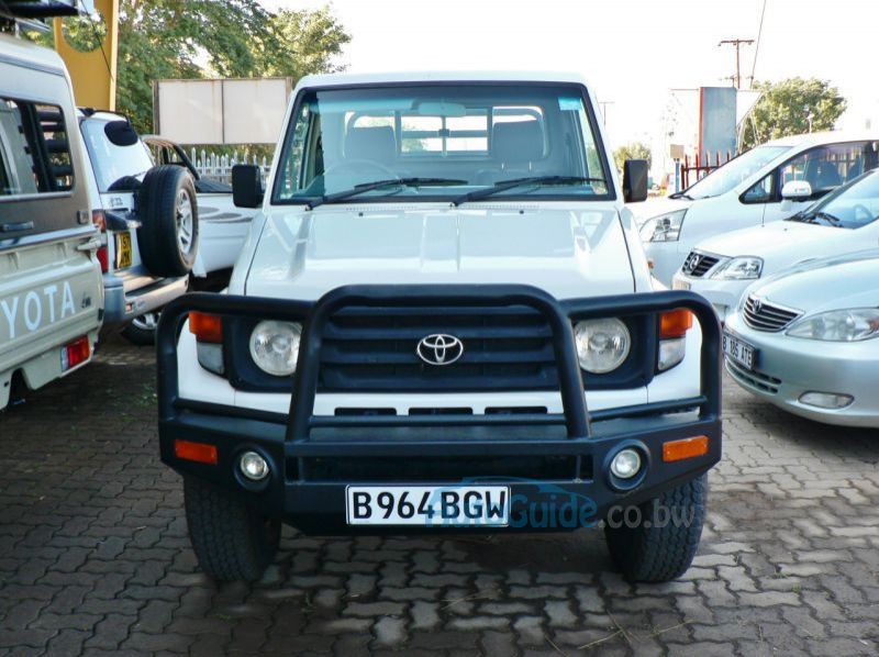 2001 Toyota Land Cruiser pictures