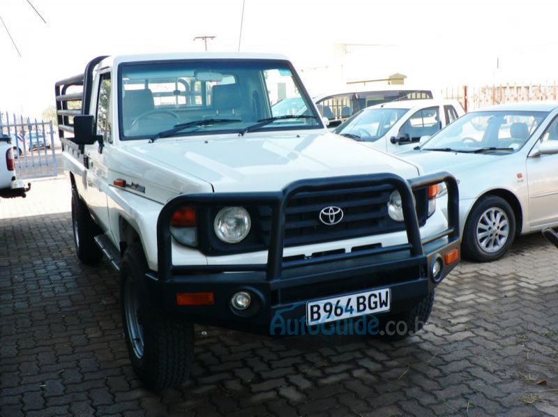 2001 Toyota Land Cruiser pictures