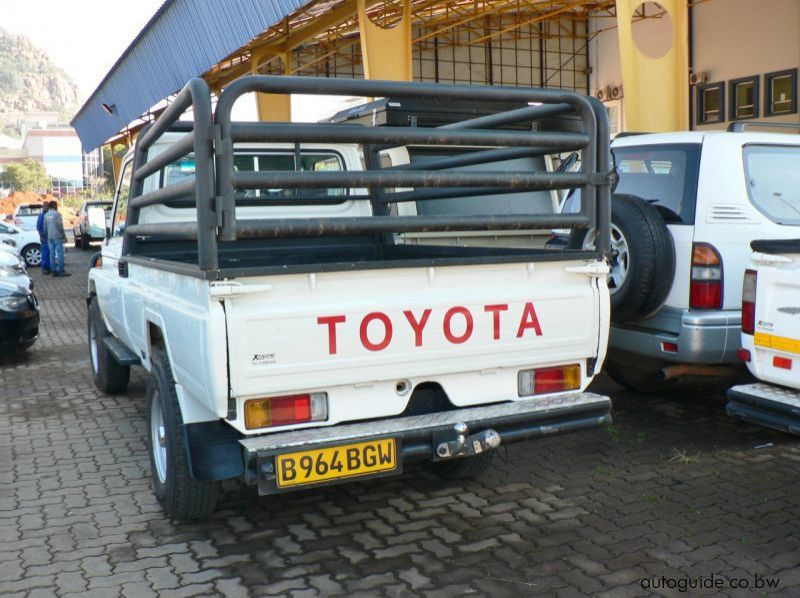 2001 Toyota Land Cruiser pictures