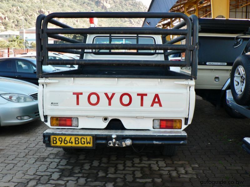 2001 Toyota Land Cruiser pictures