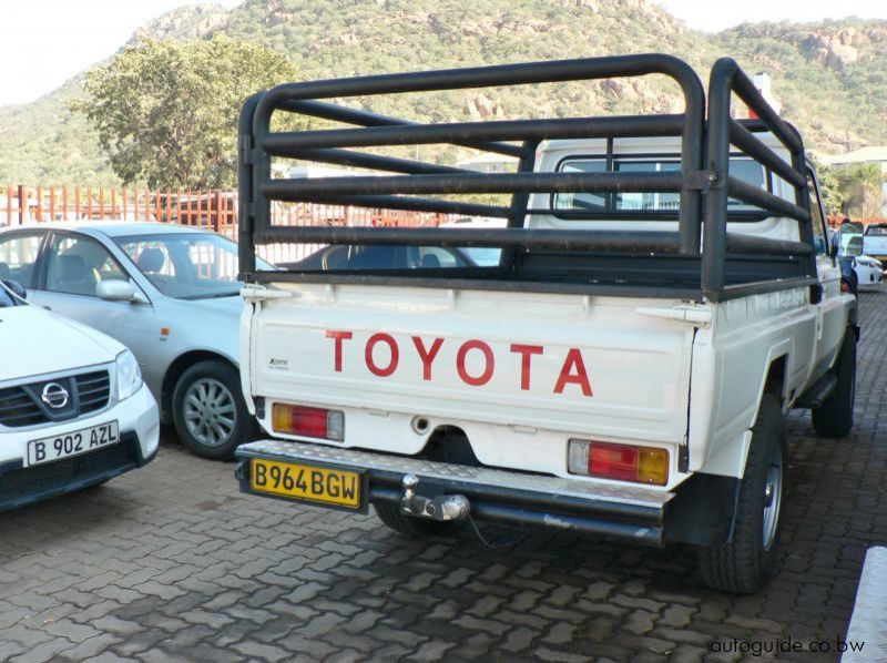 2001 Toyota Land Cruiser pictures