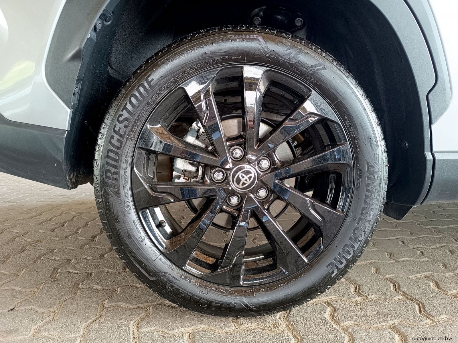 2025 Toyota Corolla Cross GR pictures