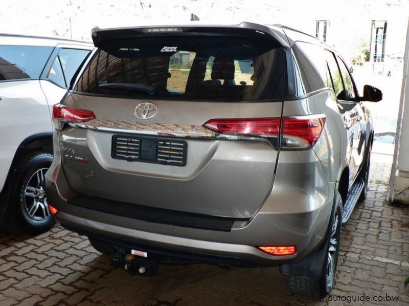 2016 Toyota Fortuner GD6 pictures