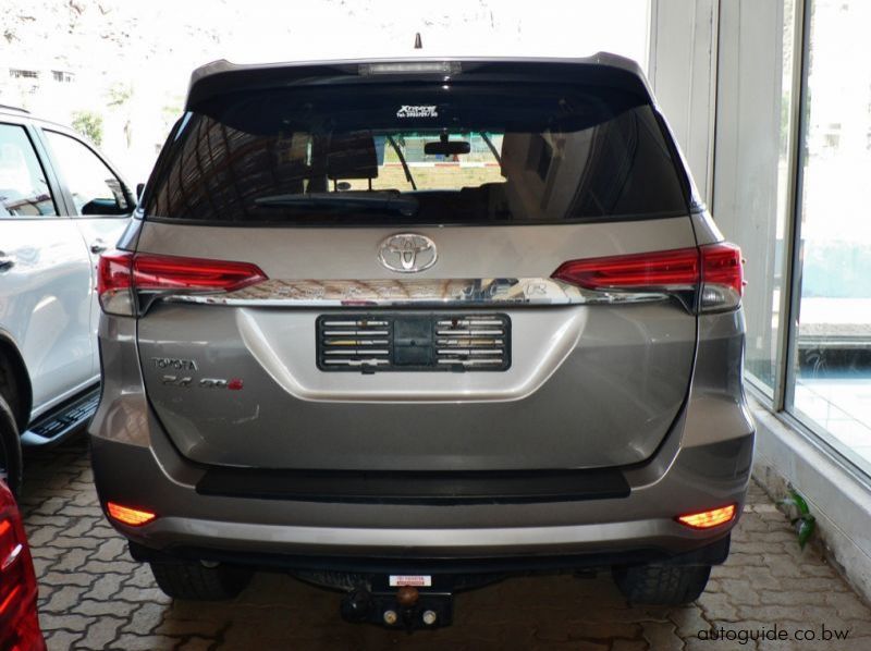 2016 Toyota Fortuner GD6 pictures