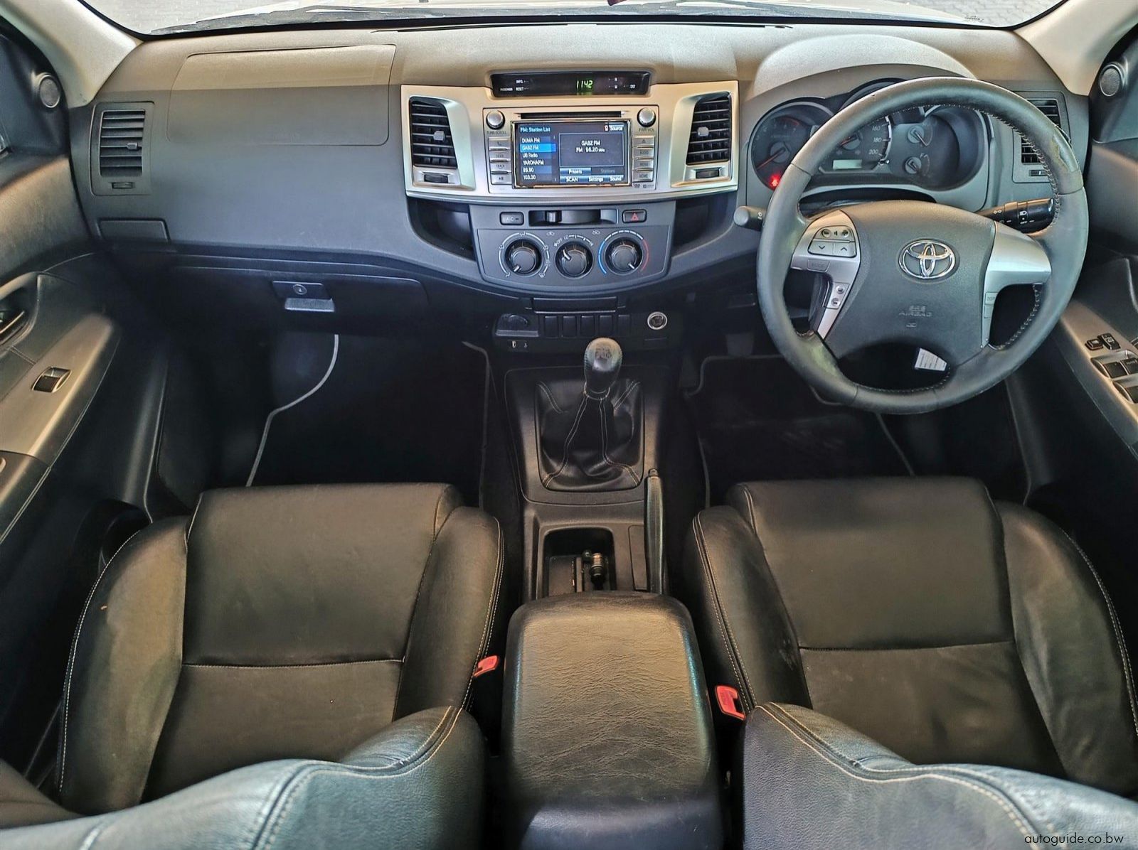 2015 Toyota Hilux Legend 45 VVTi pictures