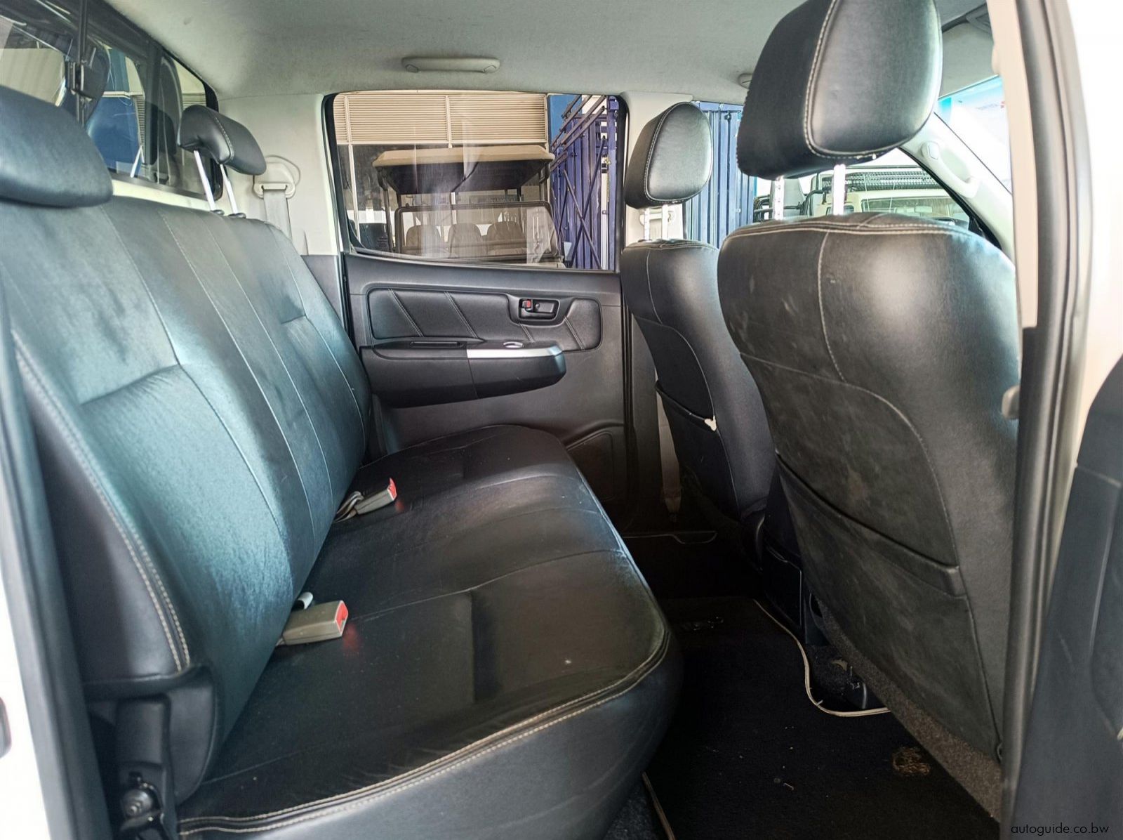 2015 Toyota Hilux Legend 45 VVTi pictures