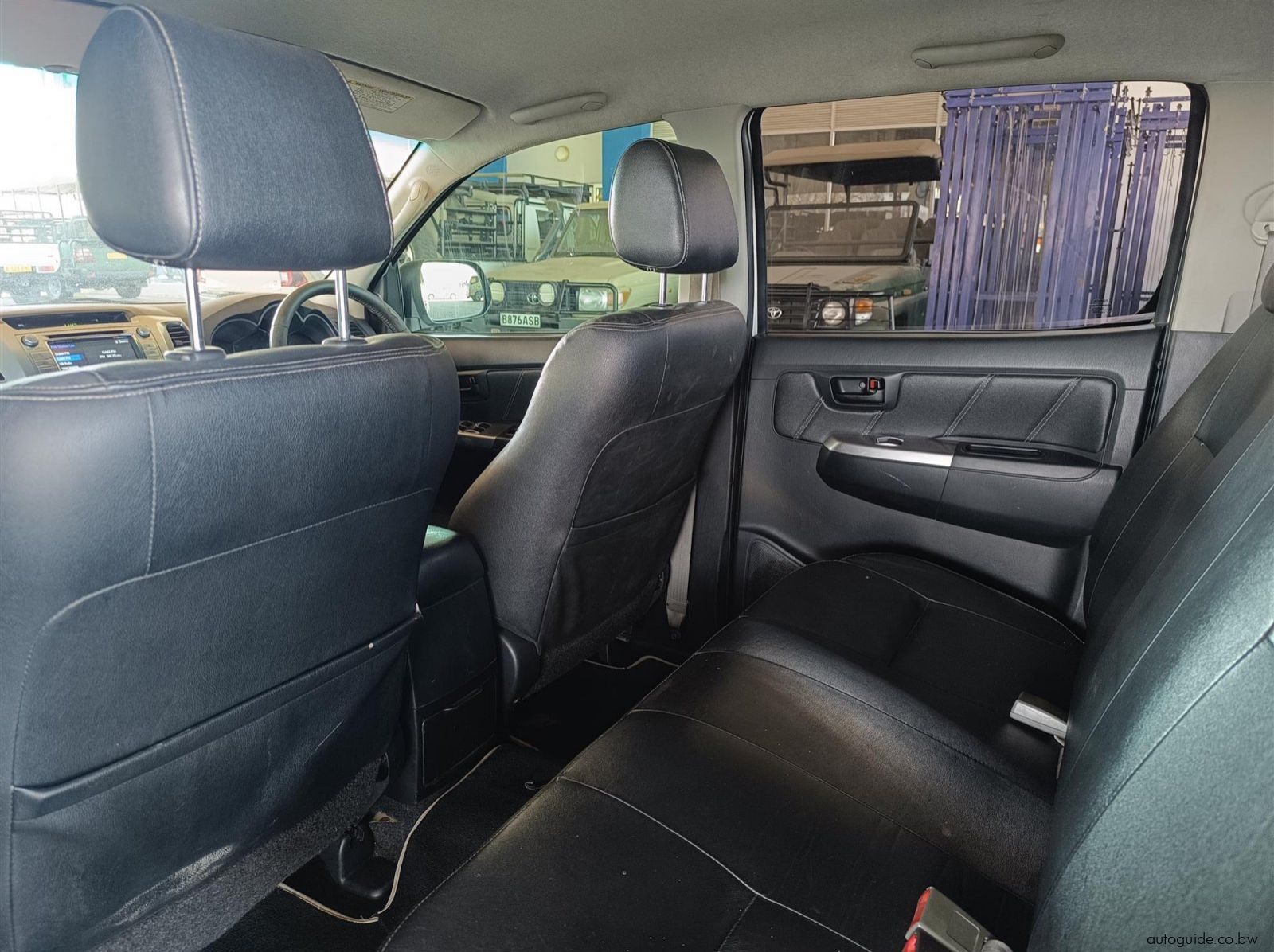 2015 Toyota Hilux Legend 45 VVTi pictures