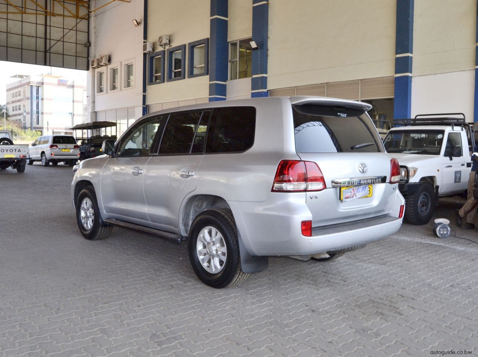 2010 Toyota Land Cruiser 200 Series VX V8 pictures