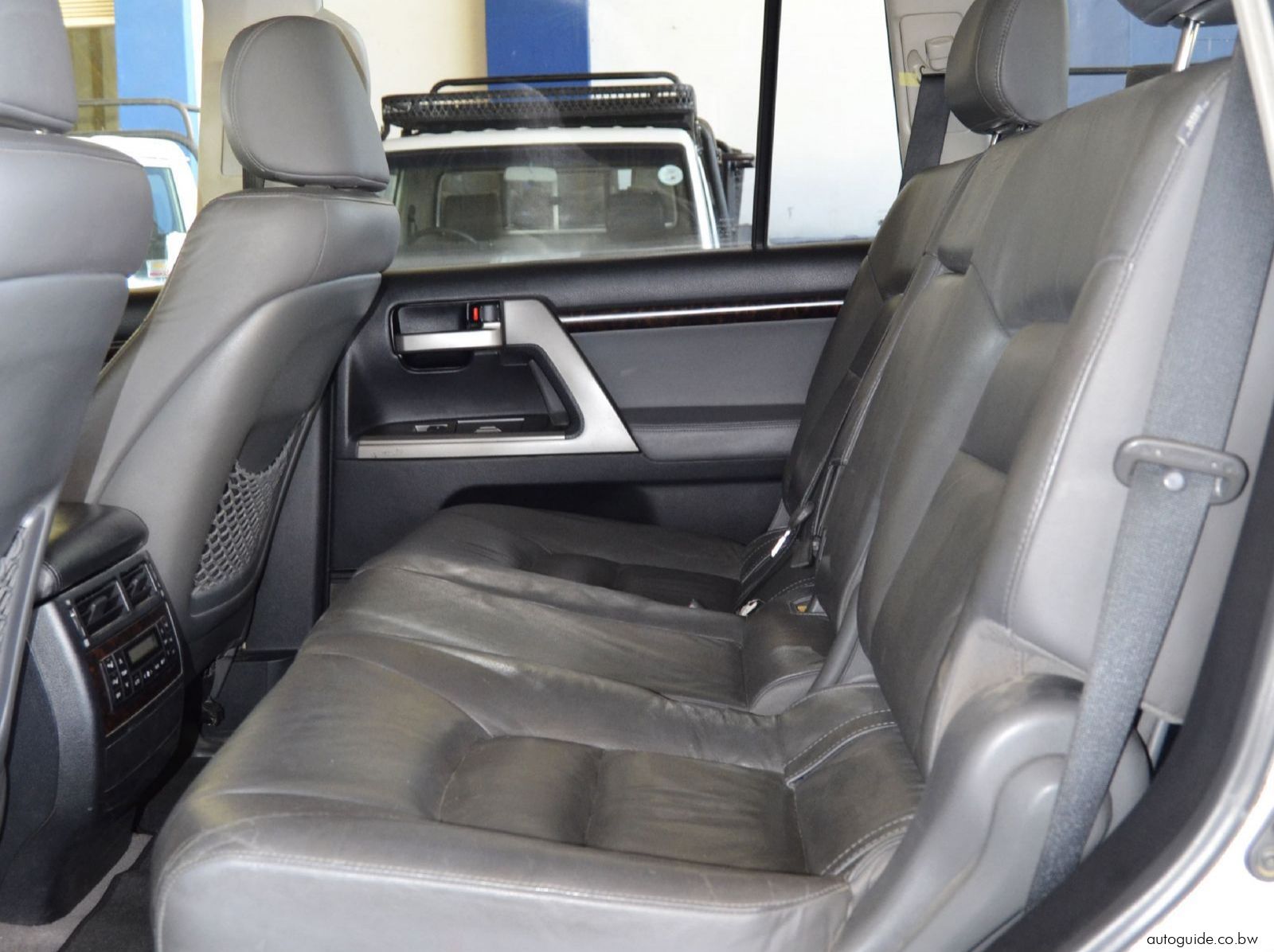 2010 Toyota Land Cruiser 200 Series VX V8 pictures