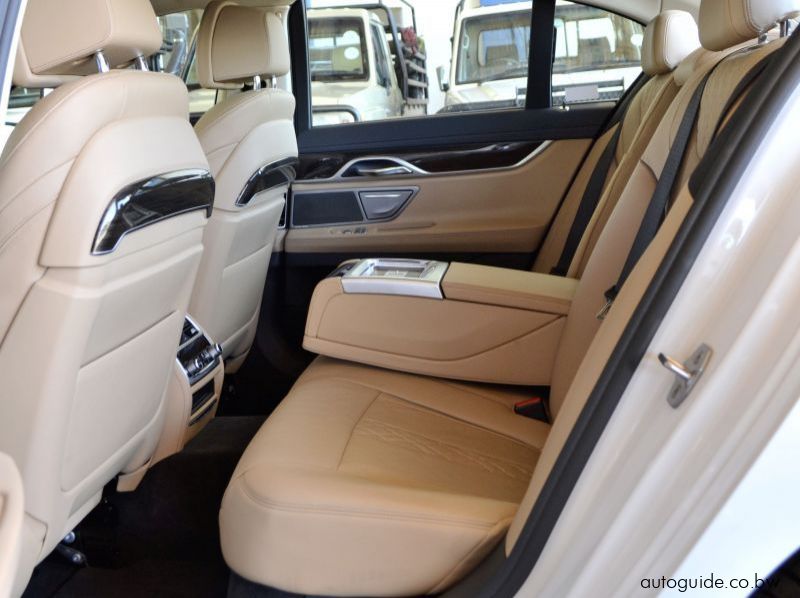 2017 BMW 750i pictures