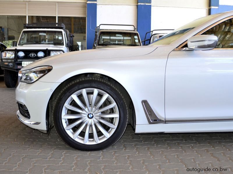 2017 BMW 750i pictures