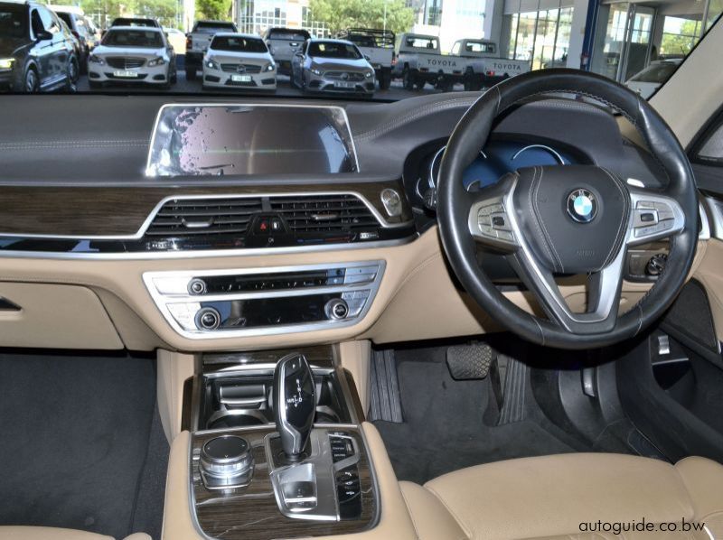 2017 BMW 750i pictures
