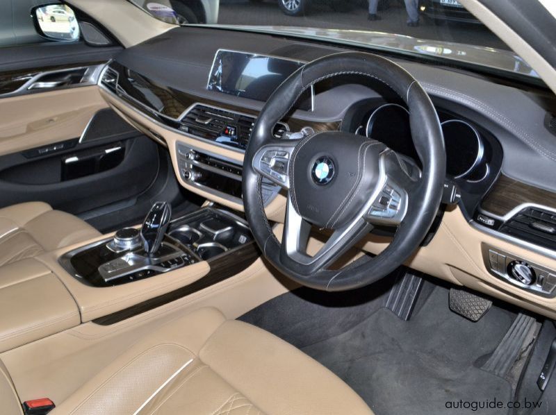 2017 BMW 750i pictures