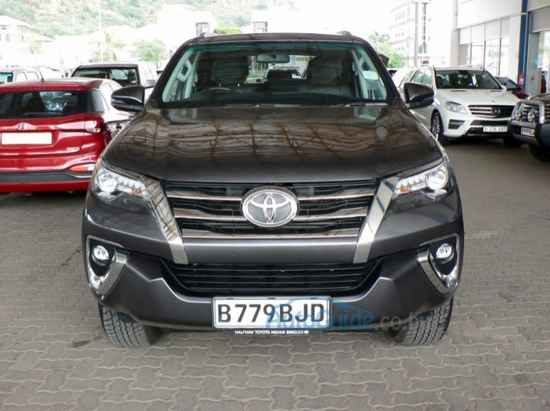 2019 Toyota Fortuner GD6 pictures