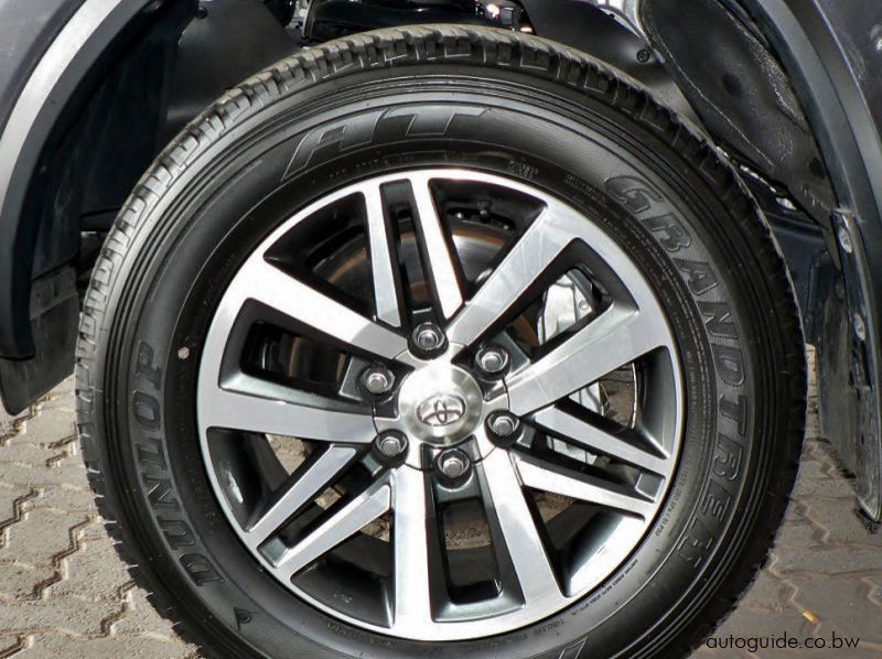 2019 Toyota Fortuner GD6 pictures