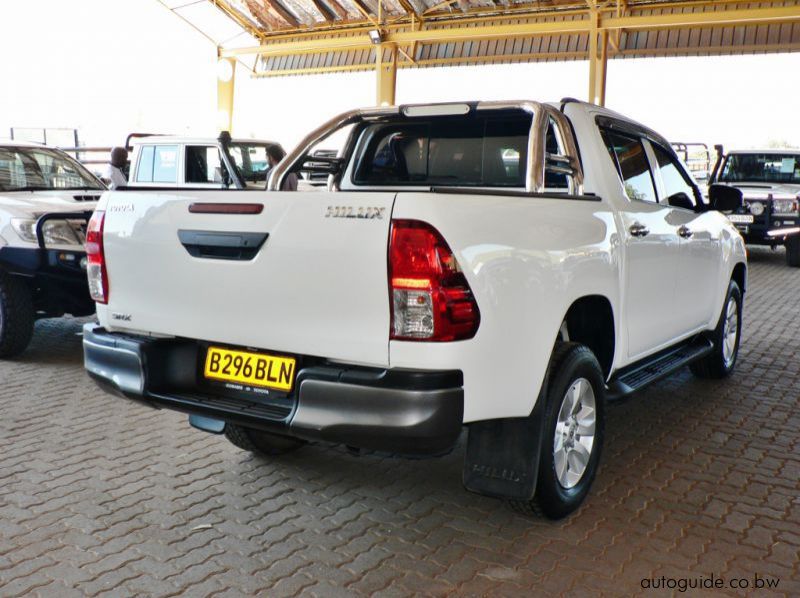 2017 Toyota Hilux GD6 pictures