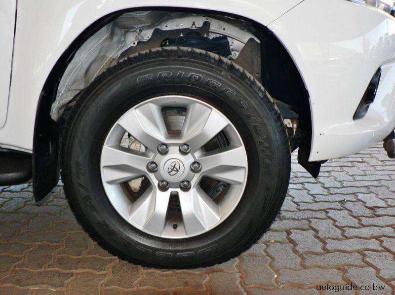 2017 Toyota Hilux GD6 pictures