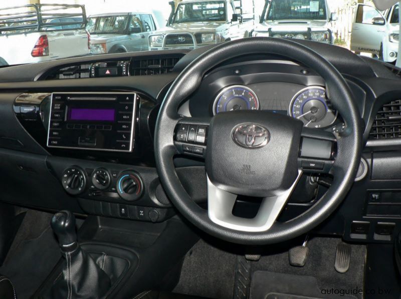 2017 Toyota Hilux GD6 pictures