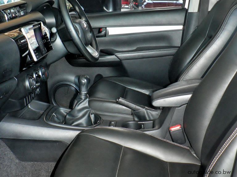 2017 Toyota Hilux GD6 pictures
